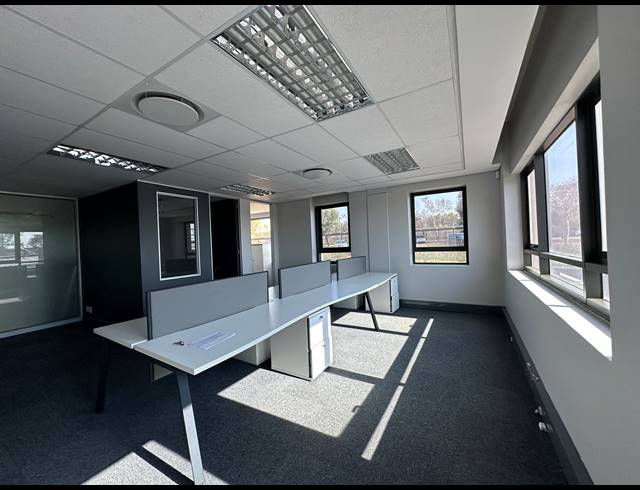133M² OFFICE TO LET IN IRENE